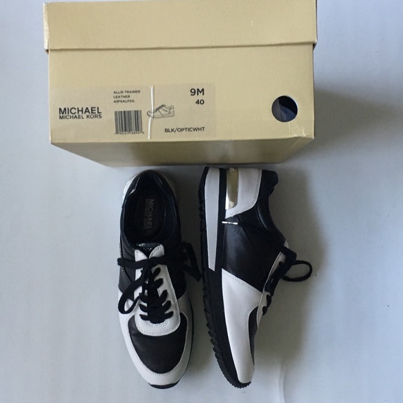 MICHAEL Michael Kors Allie Sneaker - Picture 2 of 7